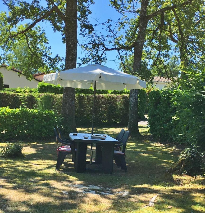Vakantie Woning Le Chat Maison 175 Ecuras Exterior foto